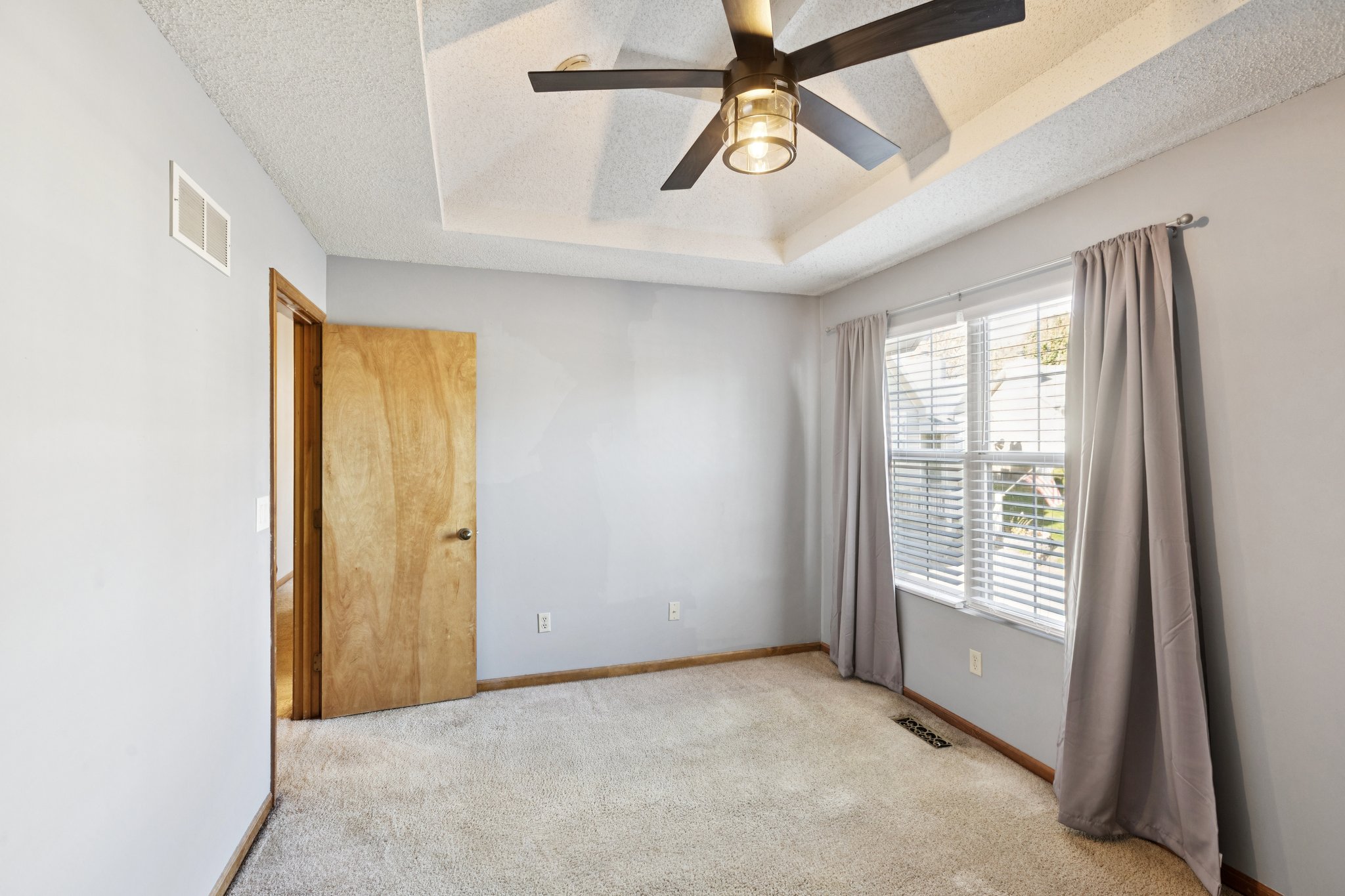 7446 - 1905 Claywoods Pkwy_018.jpg