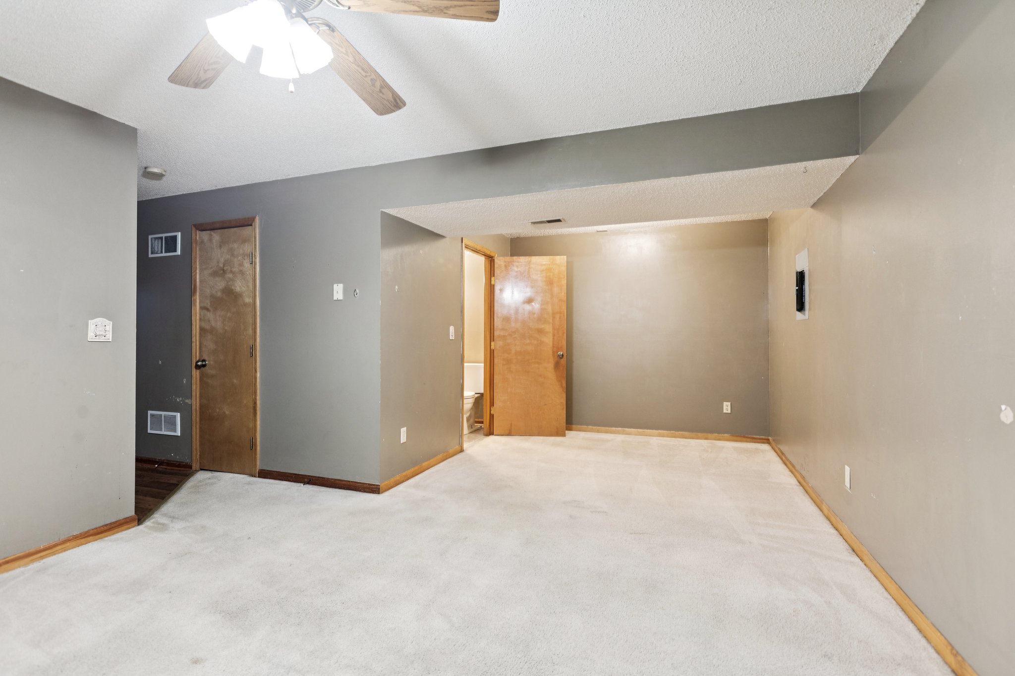 7446 - 1905 Claywoods Pkwy_021.jpg