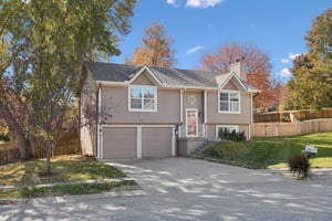 7446 - 1905 Claywoods Pkwy_001.jpg