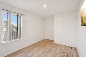 NE 17th Ave-S0912-015.jpg