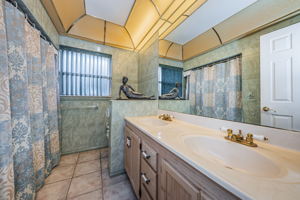 Bathroom2