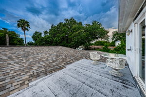 Upper Level Master Bedroom Sundeck33