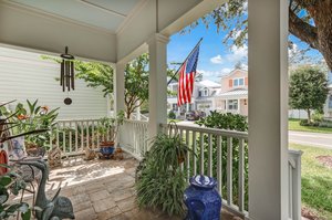 Front Porch/Entrance