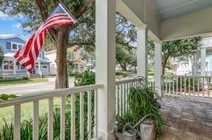 Front Porch/Entrance