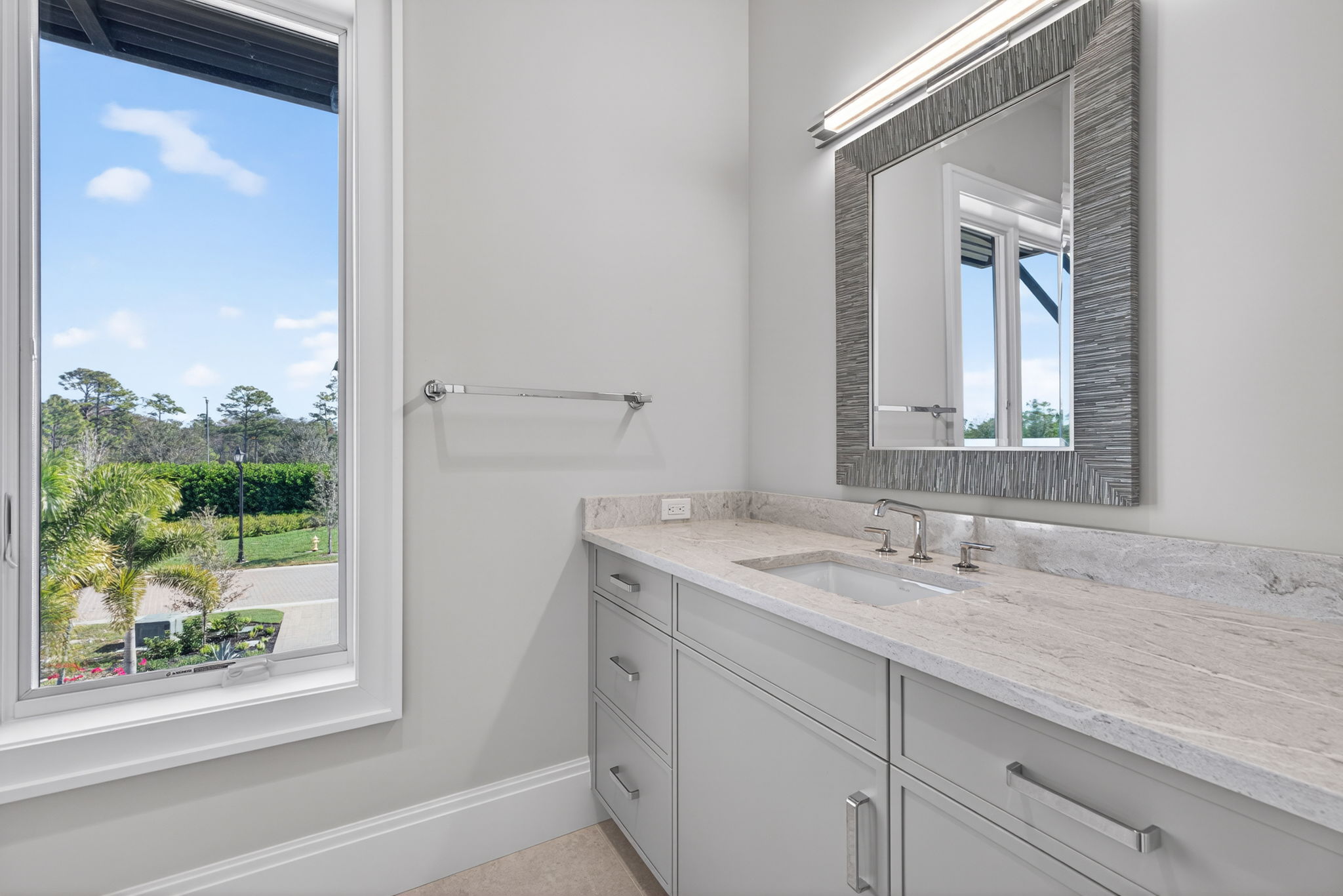 Guest Bathroom 1 - 1 of 2