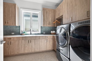 Laundry Room 1 of 3