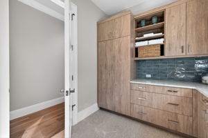 Laundry Room 2 of 3