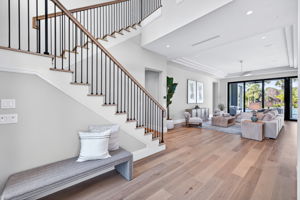 Foyer 3 of 3