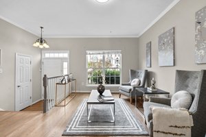 04. 19064 Sawyer Terrace.jpg