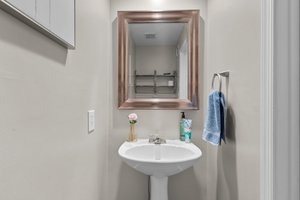 06. 19064 Sawyer Terrace.jpg