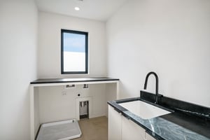 Collier St-030.jpg