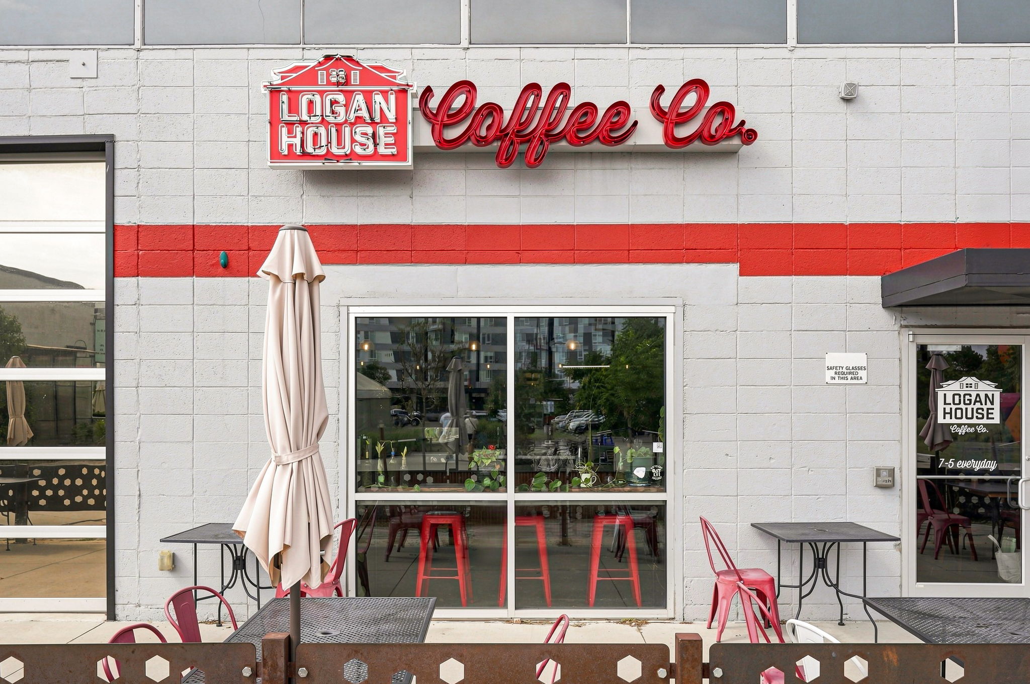 Photo 48