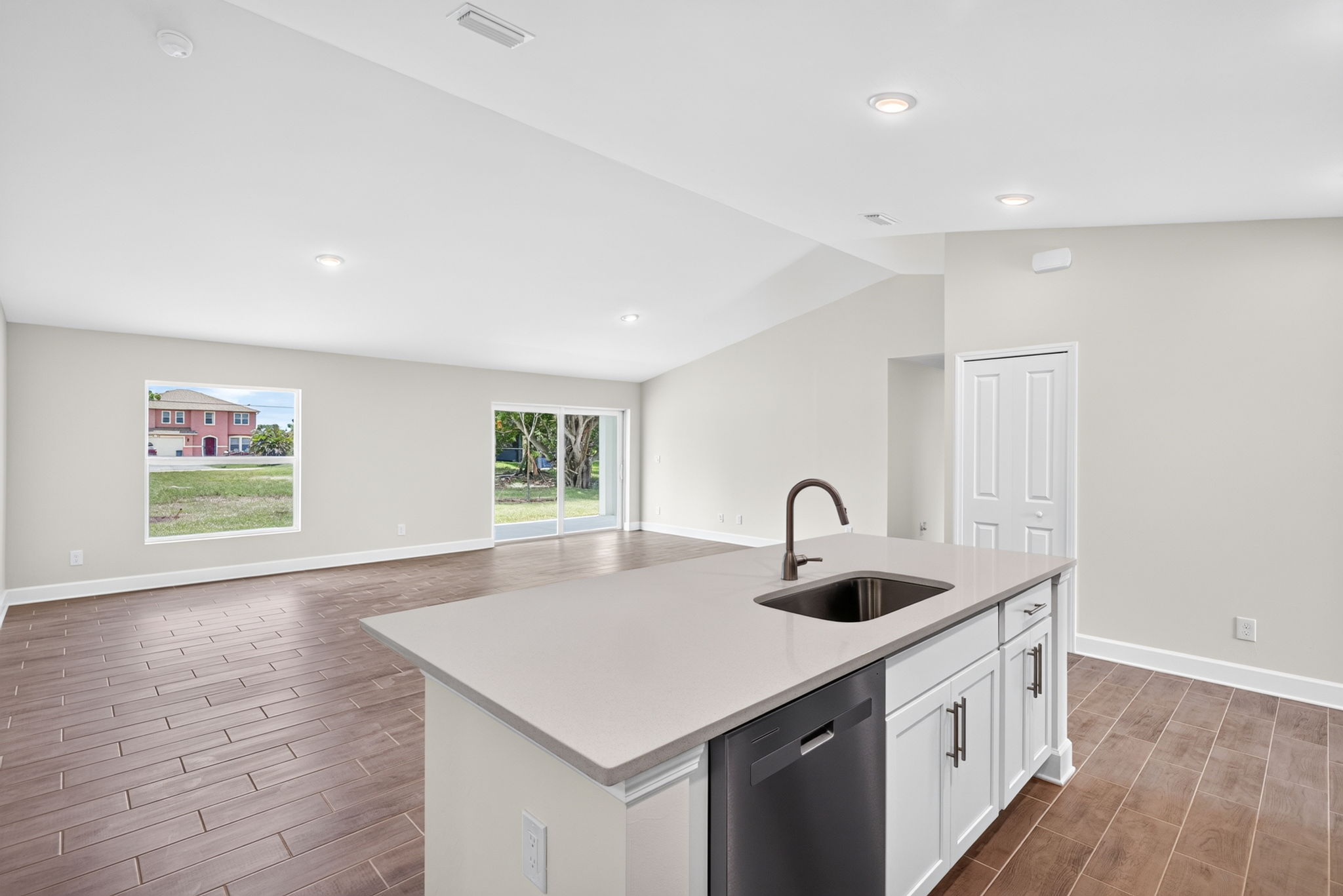 Kitchen 3 of 4