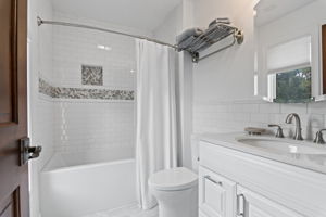 Bed 2 Bath