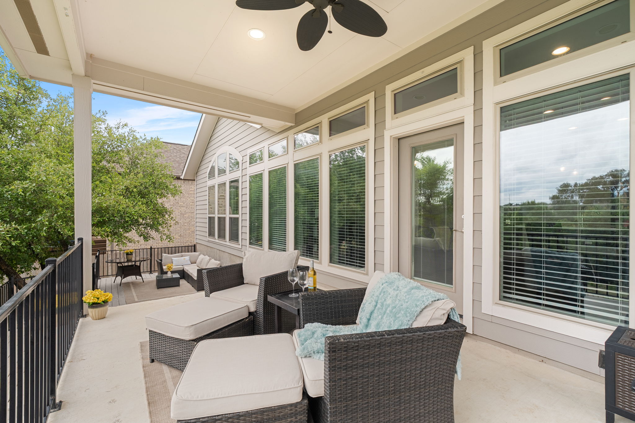  Photo 42