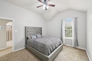 Fleming Dr-2106-028.jpg
