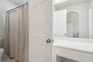 Fleming Dr-2106-031.jpg