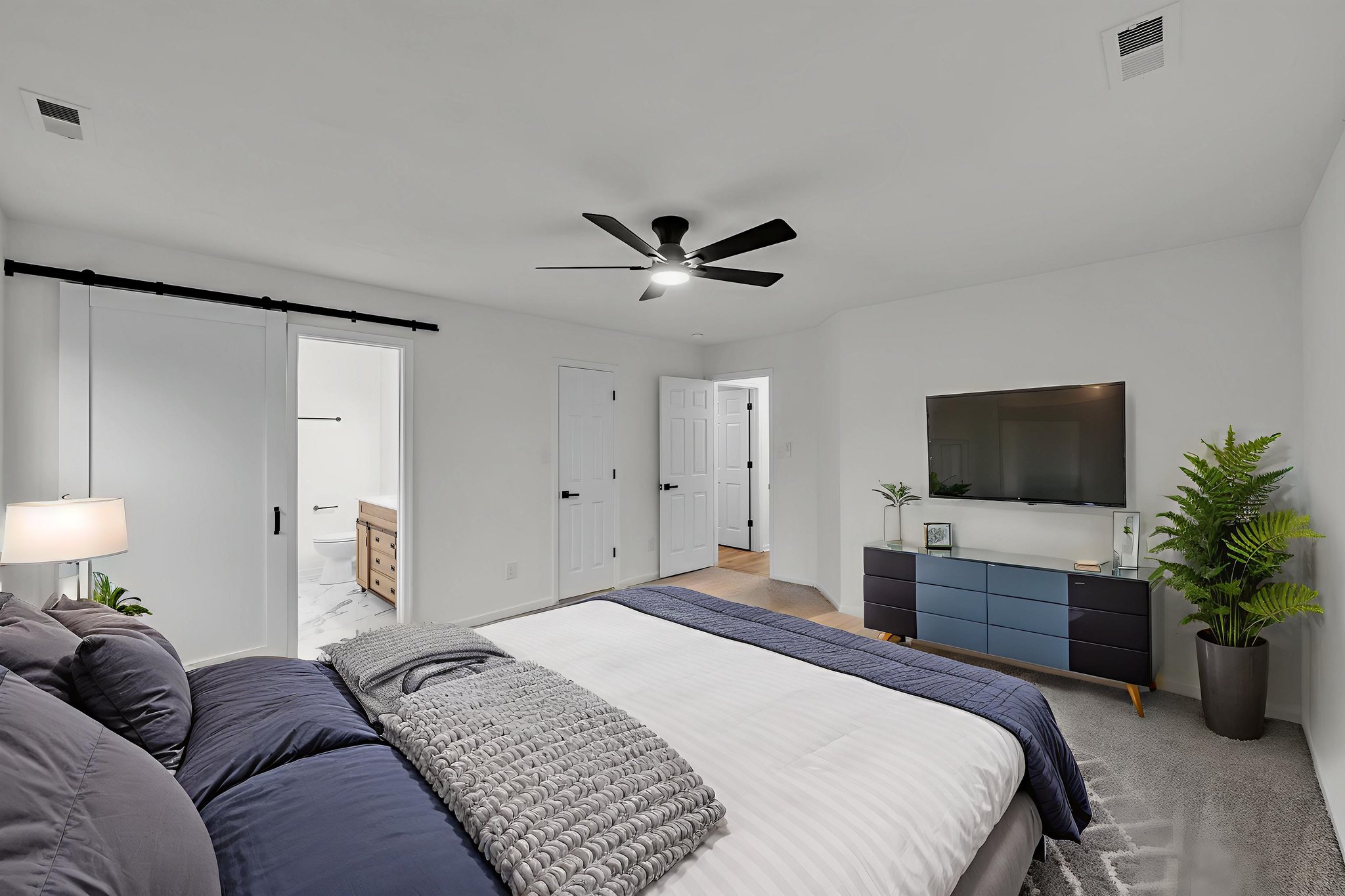 DSC_9971 virtually staged.jpeg