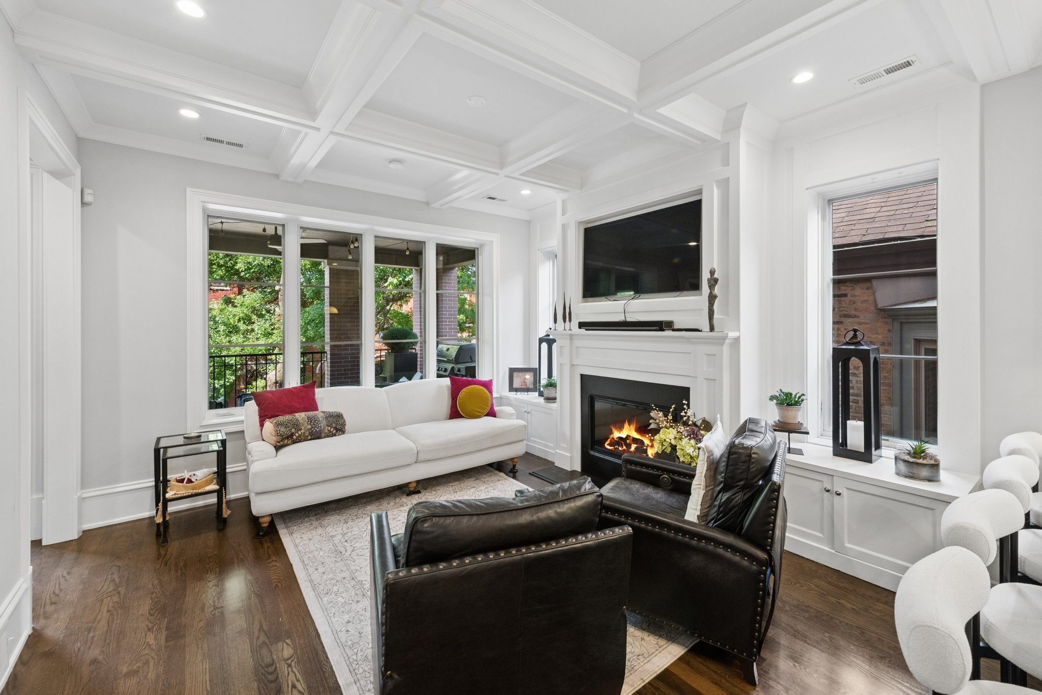 1909 N Bissell St 2_011.jpg