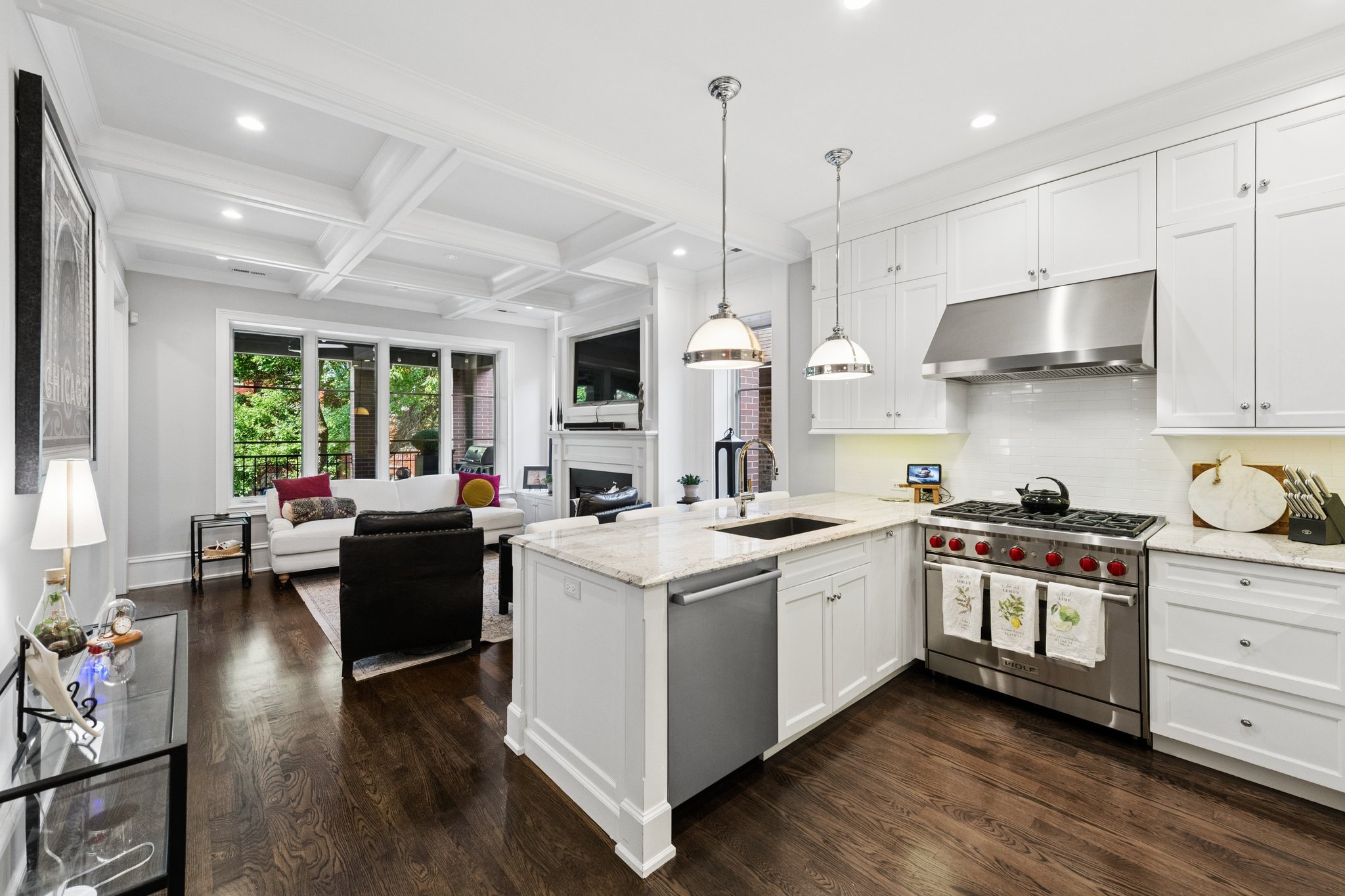 1909 N Bissell St 2_015.jpg