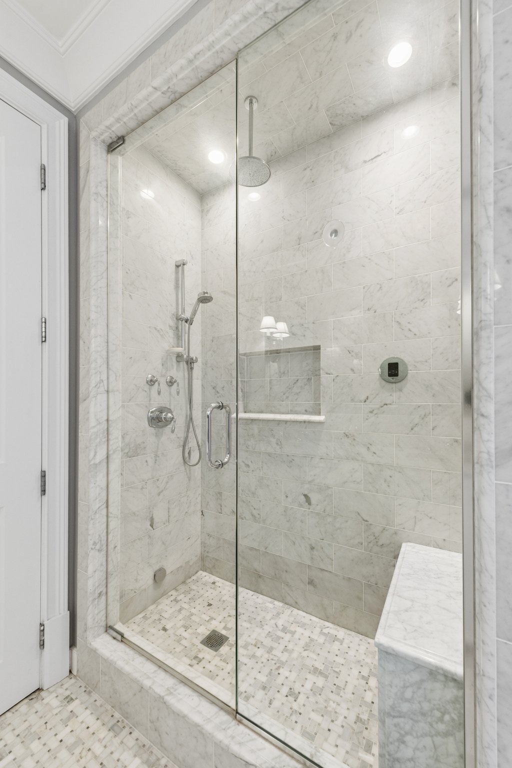 1909 N Bissell St 2_018.jpg