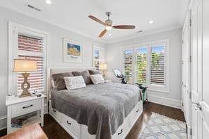 1909 N Bissell St 2_007.jpg