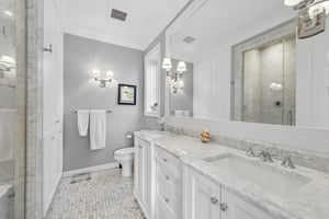 1909 N Bissell St 2_017.jpg