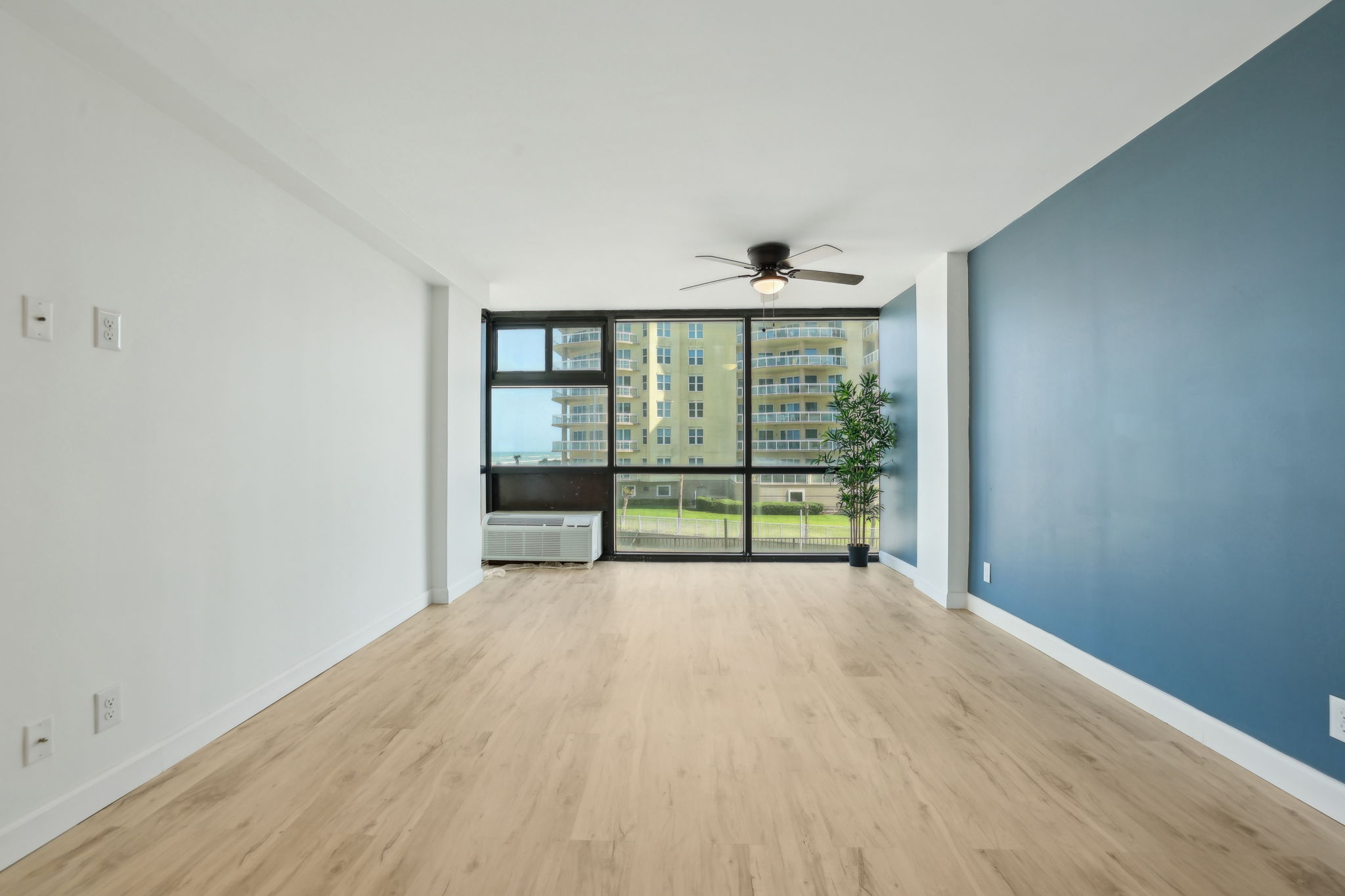 1909 S Atlantic Ave-2904-012