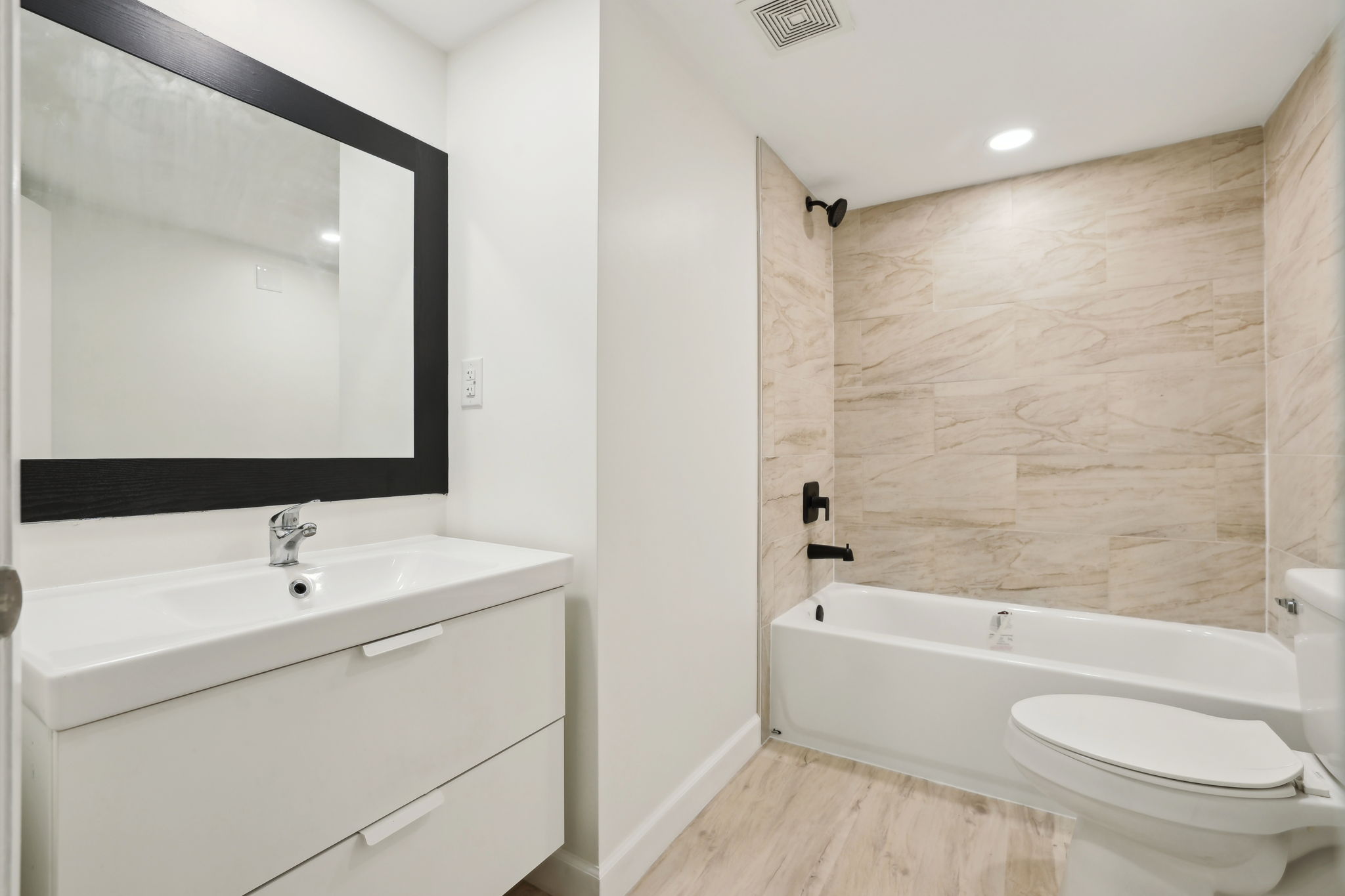 1909 S Atlantic Ave-2904-017