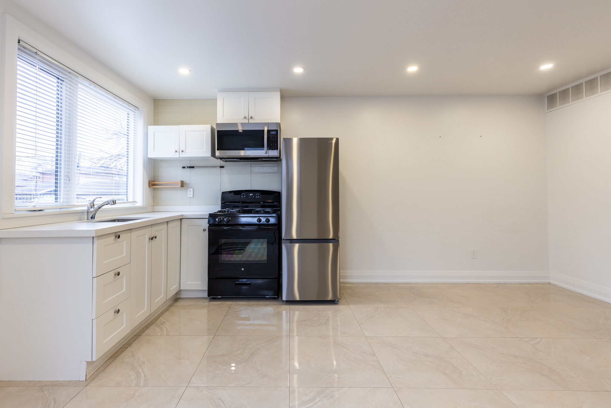 Toronto property showcase — delivered property photograph 5