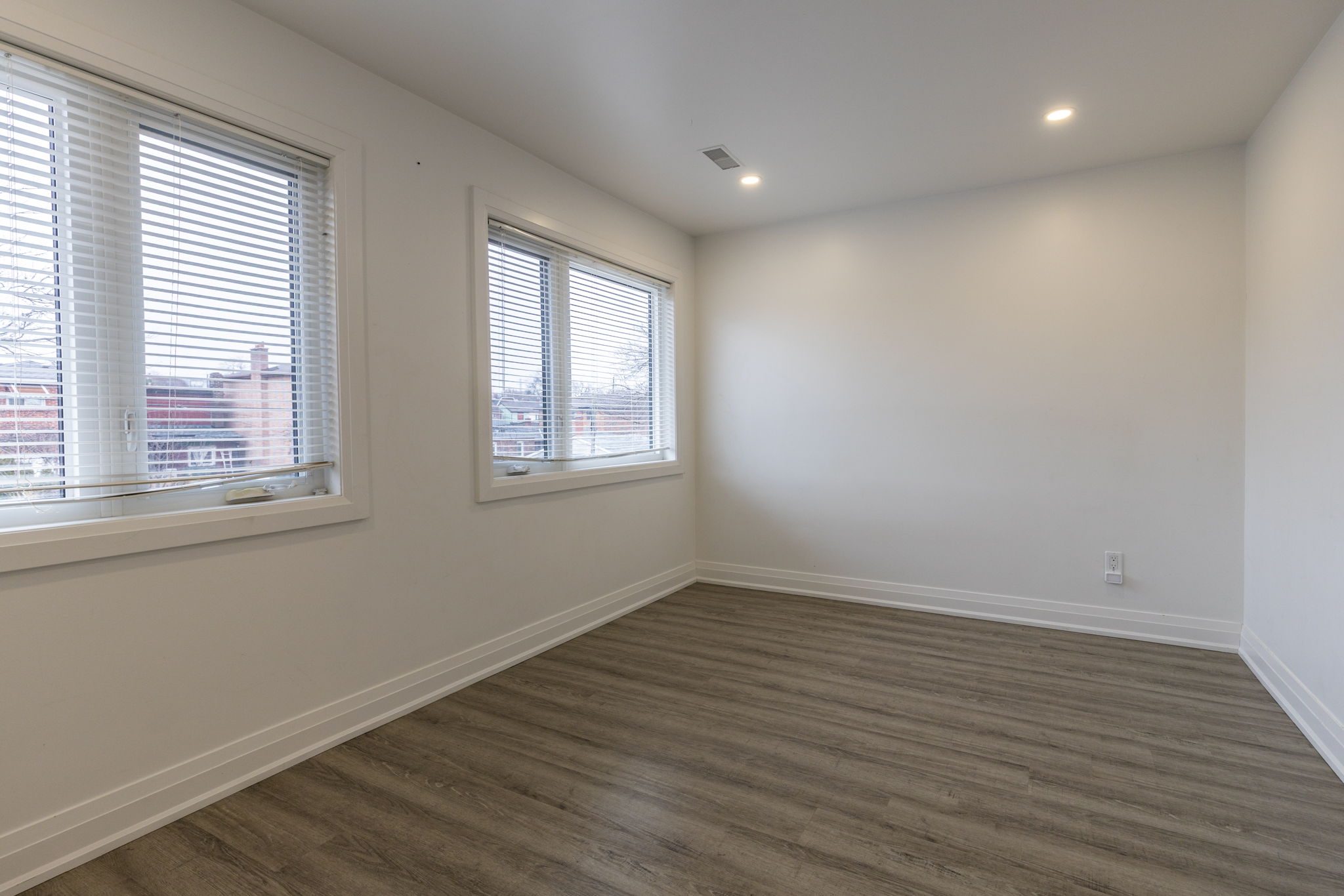 Toronto property showcase — delivered property photograph 14