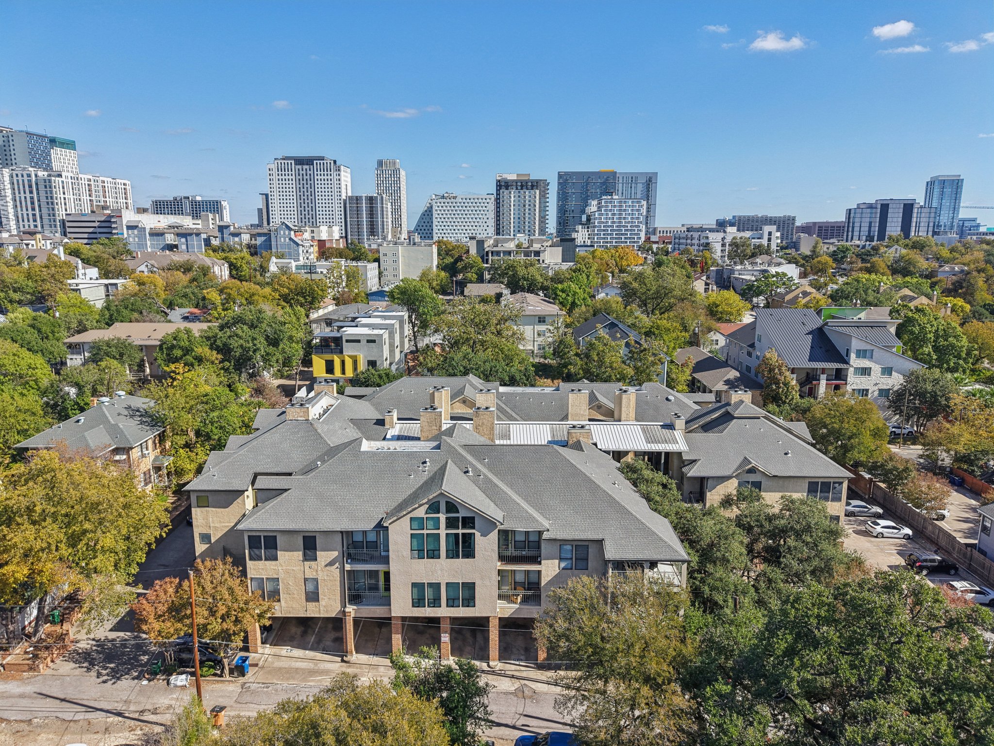 Robbins Pl 301-S1511-029.jpg