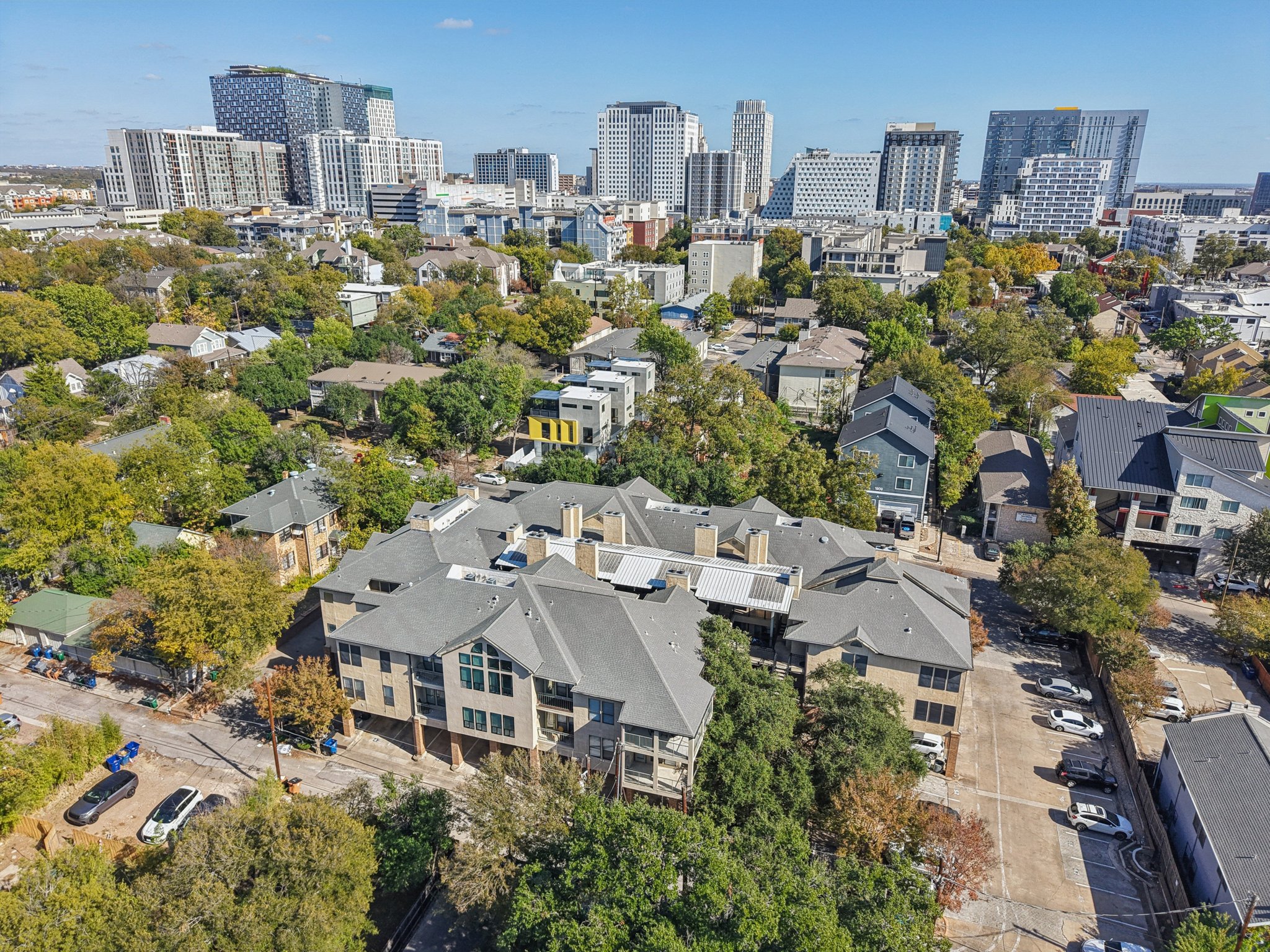 Robbins Pl 301-S1511-036.jpg