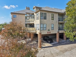 Robbins Pl 301-S1511-028.jpg