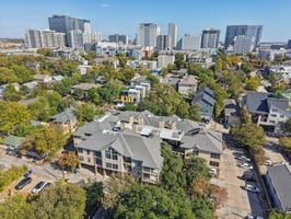 Robbins Pl 301-S1511-036.jpg