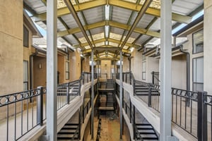 Robbins Pl 301-S1511-003.jpg