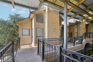 Robbins Pl 301-S1511-004.jpg