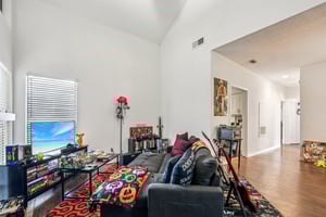 Robbins Pl 301-S1511-011.jpg