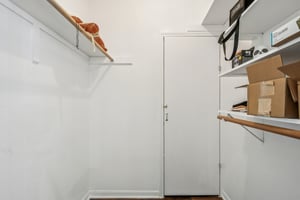 Robbins Pl 301-S1511-024.jpg