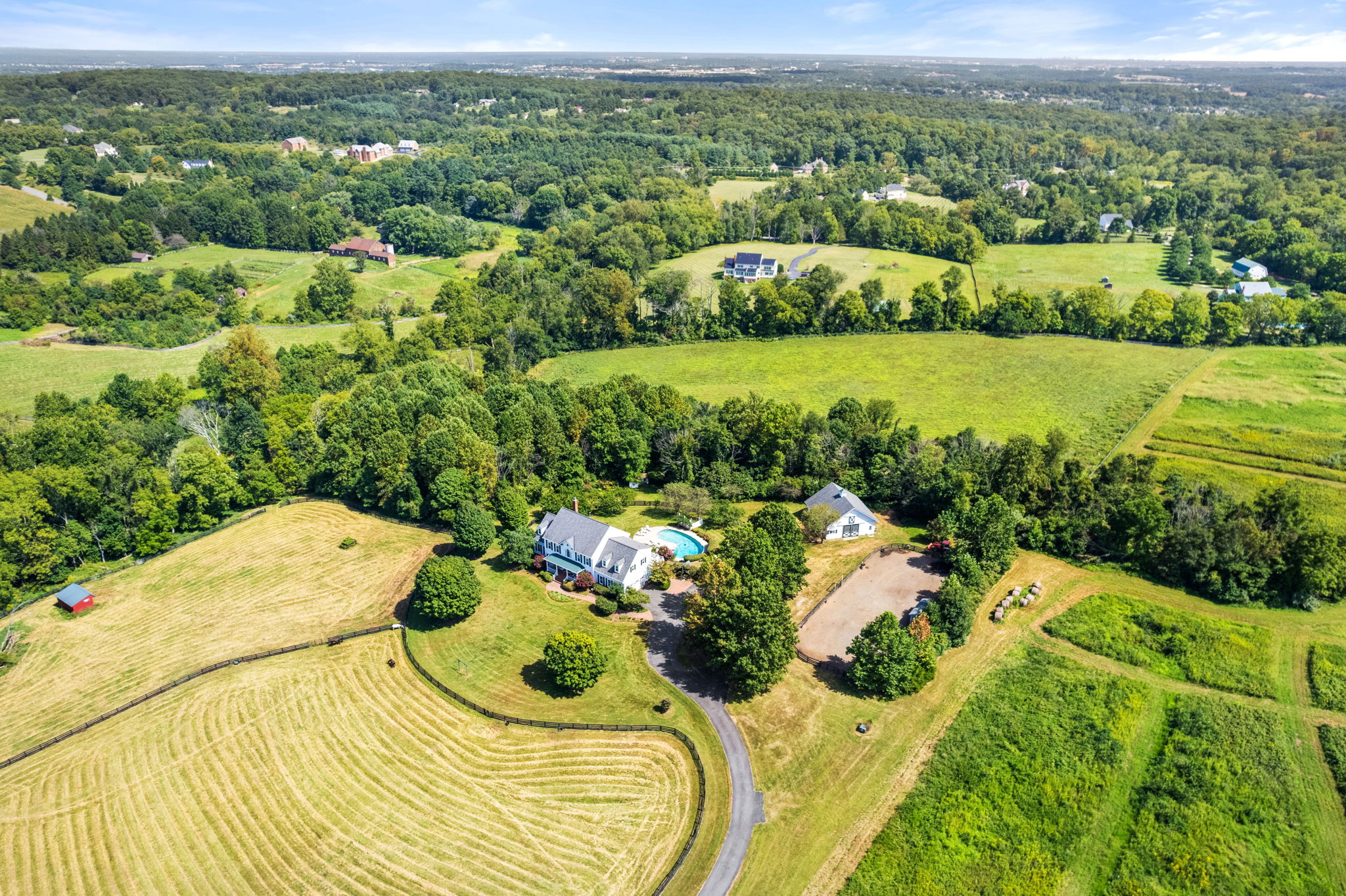 Leesburg Farm, Modern Farmhouse, Minutes from Dulles Greenway | Upward ...