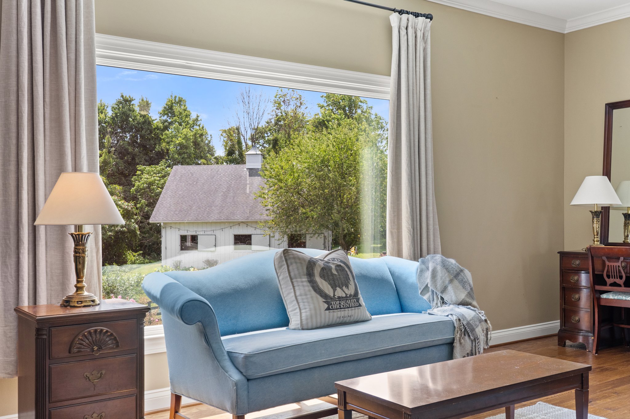 Leesburg Farm, Modern Farmhouse, Minutes from Dulles Greenway Upward