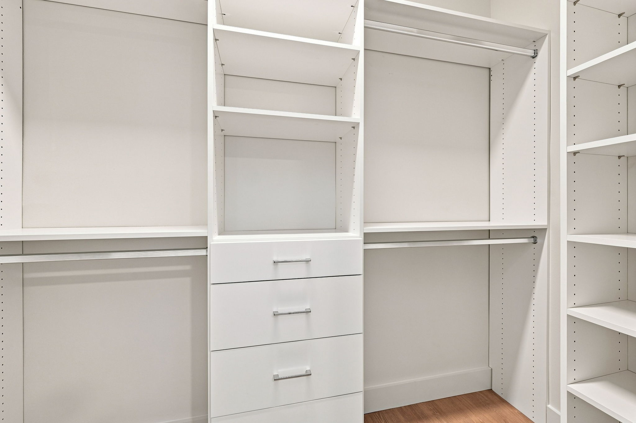 Bedroom3 Closet