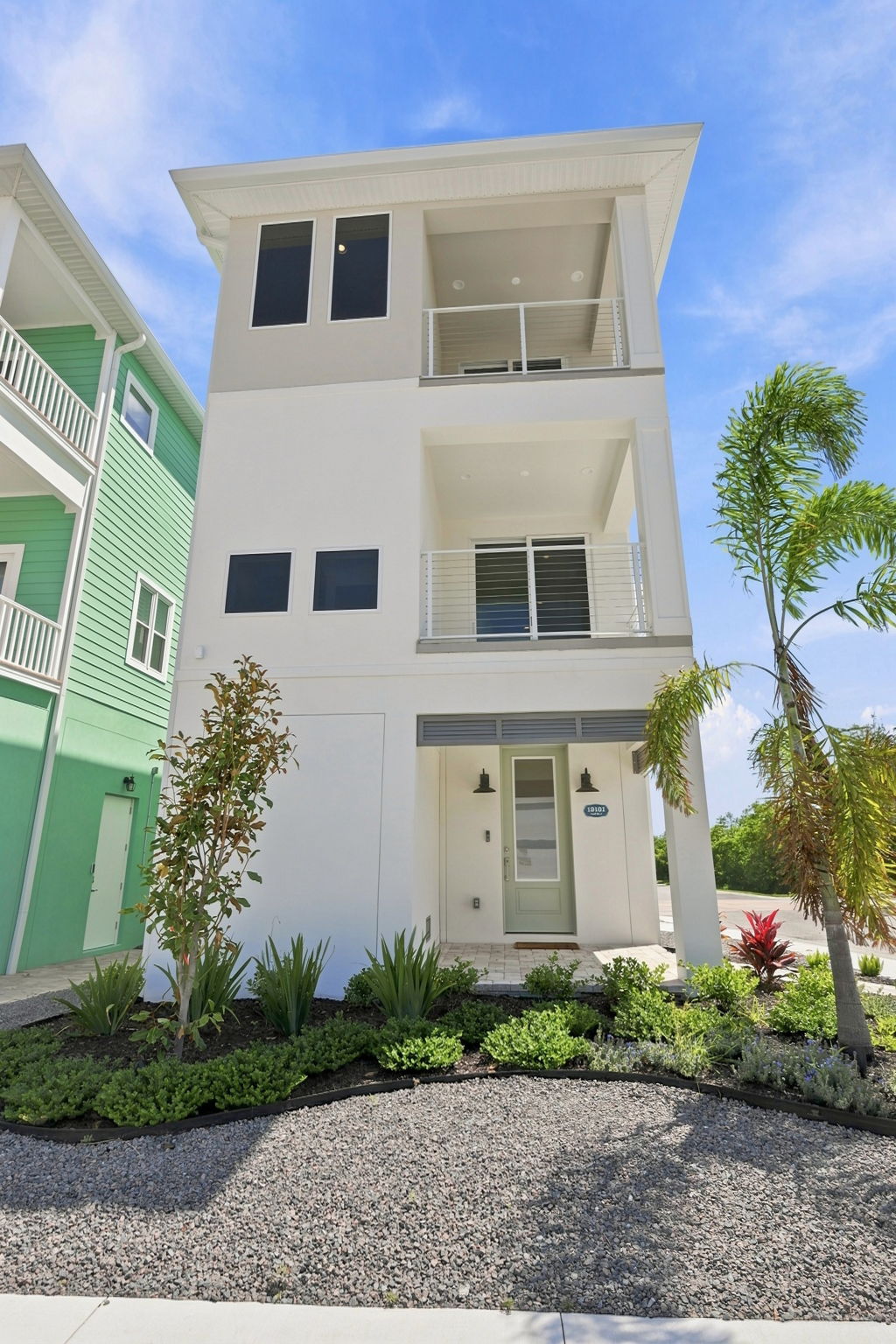Front Exterior3