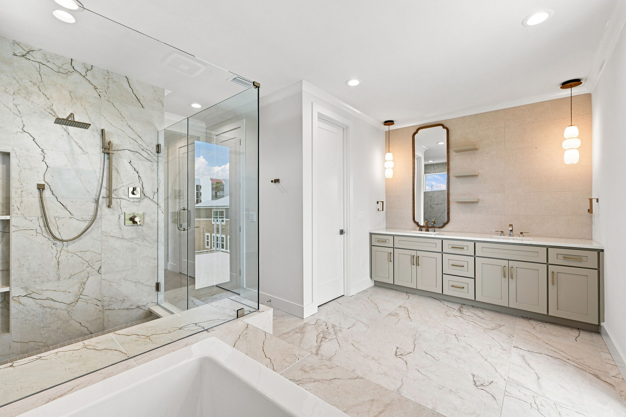 Upper Level Primary Bathroonm1f