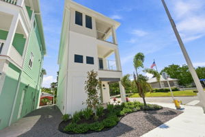 Front Exterior5
