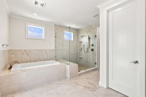 Upper Level Primary Bathroonm1c
