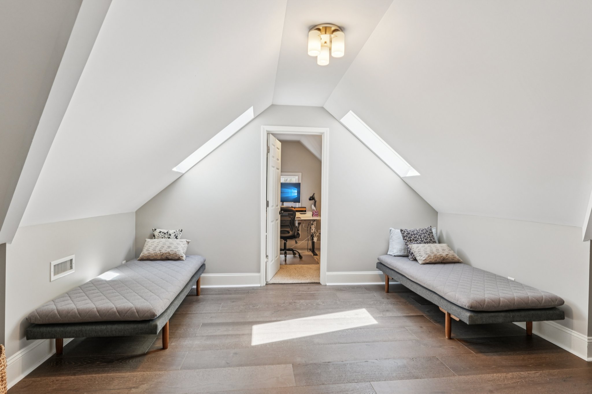 Southport Dr-S3003-049.jpg