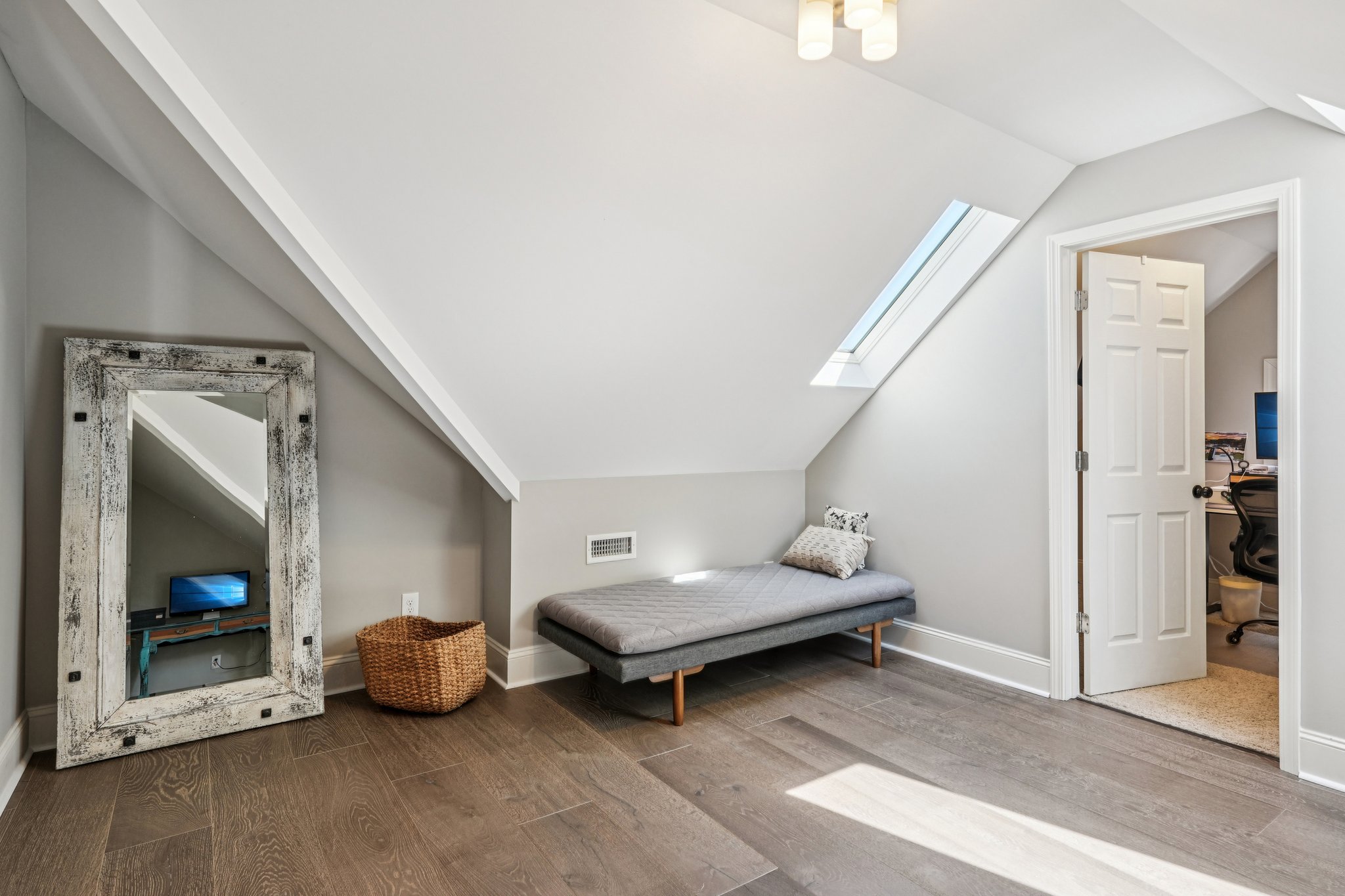 Southport Dr-S3003-051.jpg