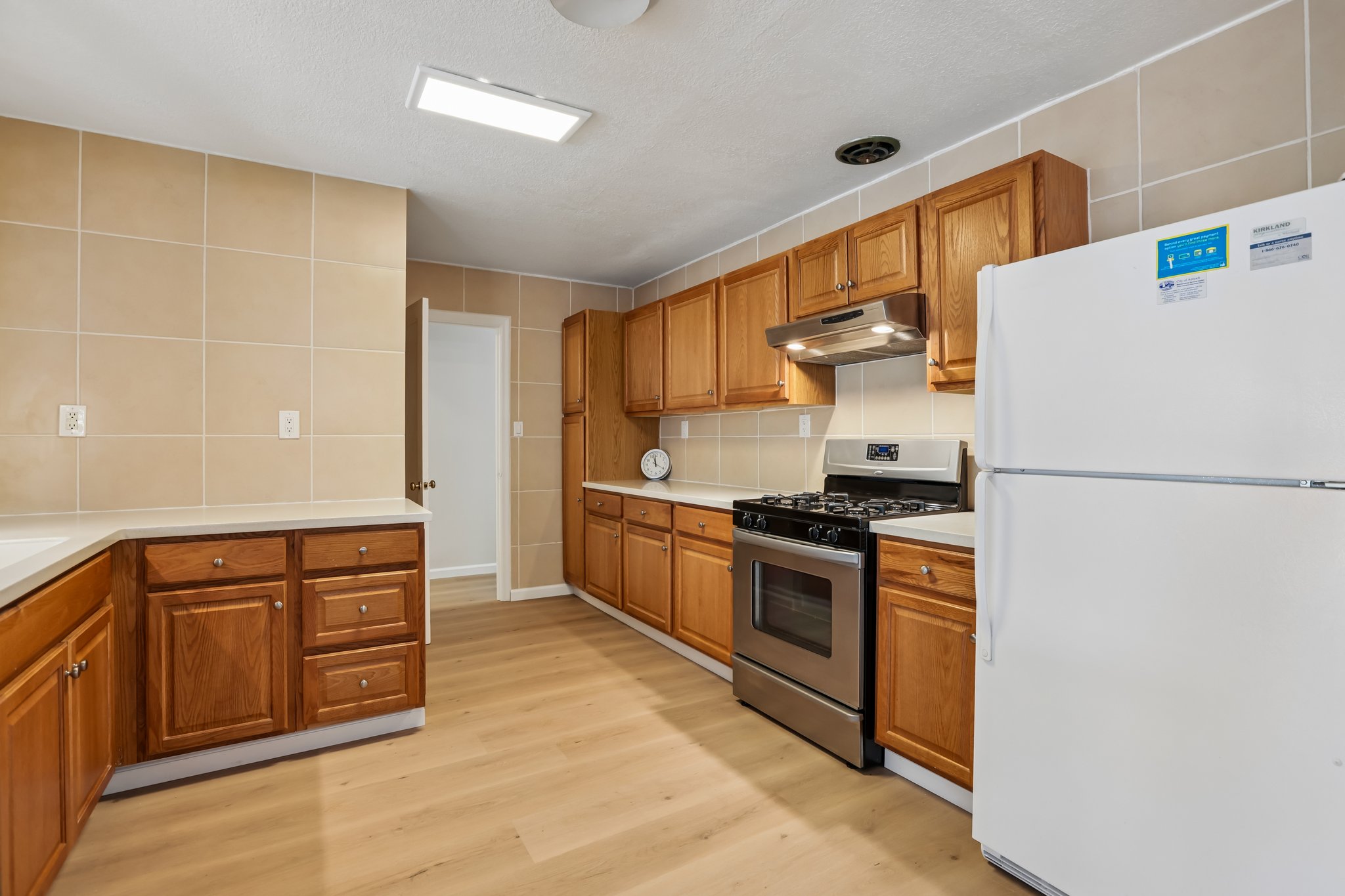  1911 Birch Ave-S0510-020.jpg