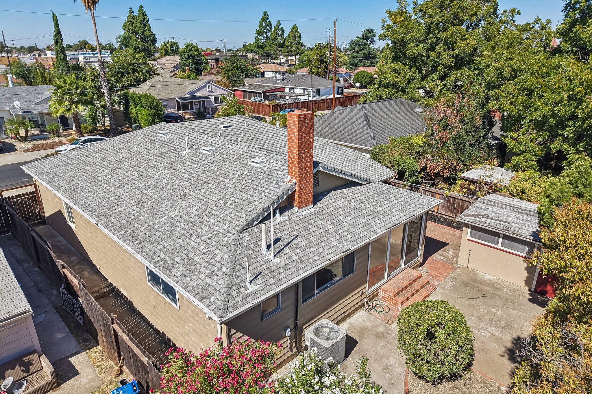  1911 Birch Ave-S0510-058.jpg